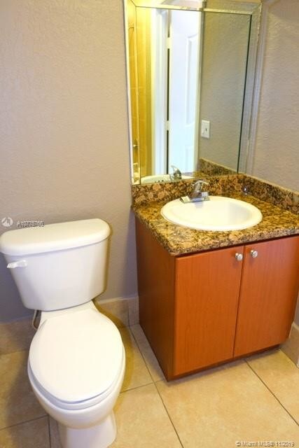 Foto principal - 10410 W Okeechobee Rd