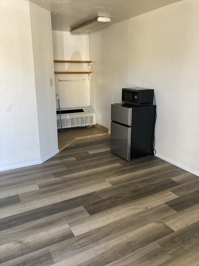 Building Photo - 2391 Main Ave