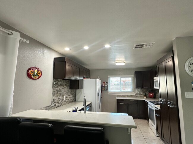 Foto del edificio - 1220 Oakdale St