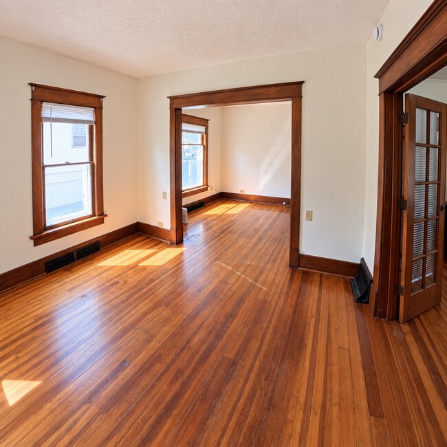 Foto del edificio - 1545 Whittier St