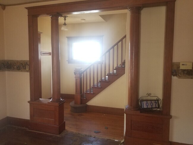 Living room into foyer - 1007 3rd St