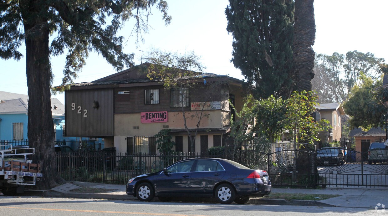 Primary Photo - 922 E Adams Blvd