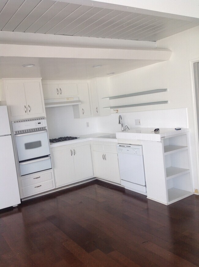 Building Photo - 204 42nd St