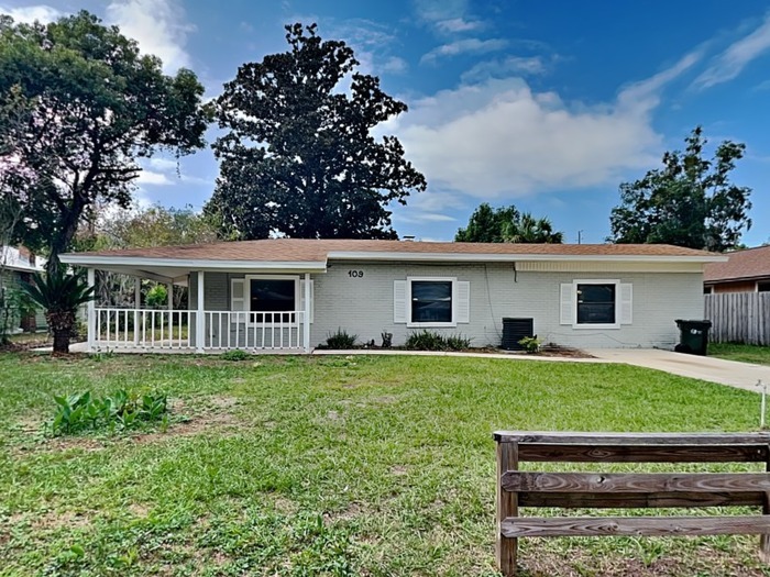 Primary Photo - Green Cove Springs Home