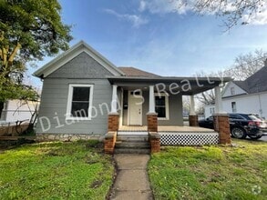 Building Photo - 923 W Elm St