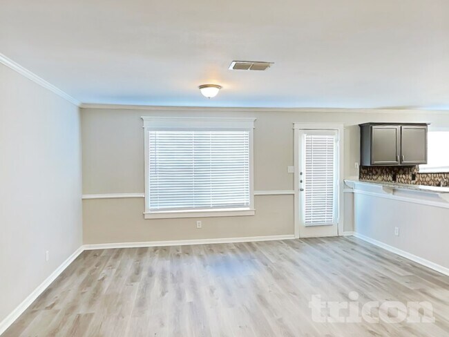 Foto del edificio - 1575 Wildflower Dr