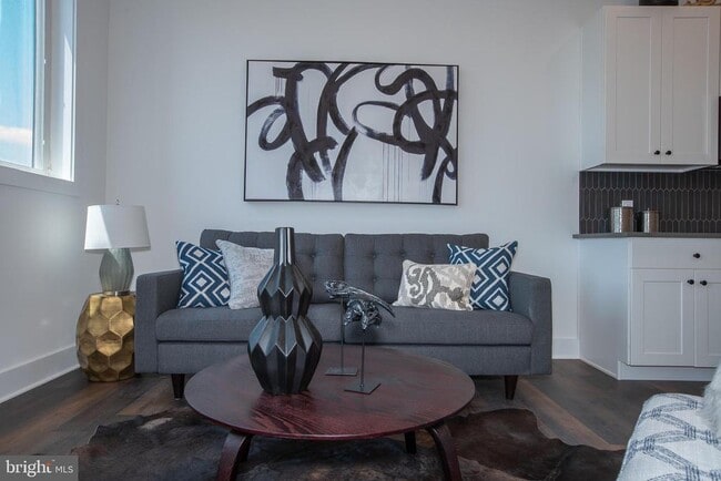 Building Photo - 2940 W Thompson St