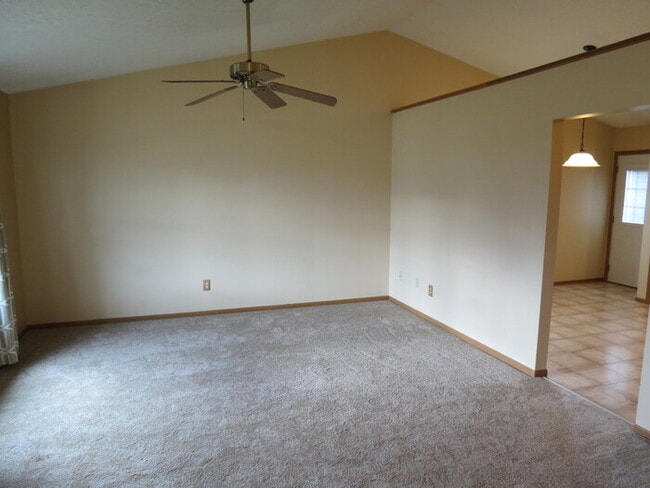 Building Photo - 1106 Rendezvous Ln