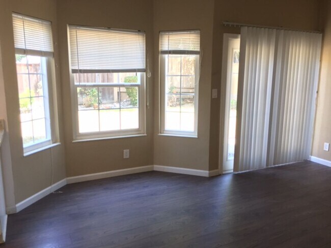 Foto del edificio - STUNNING 4BD/2BA HOME IN FREMONT CA!!!!