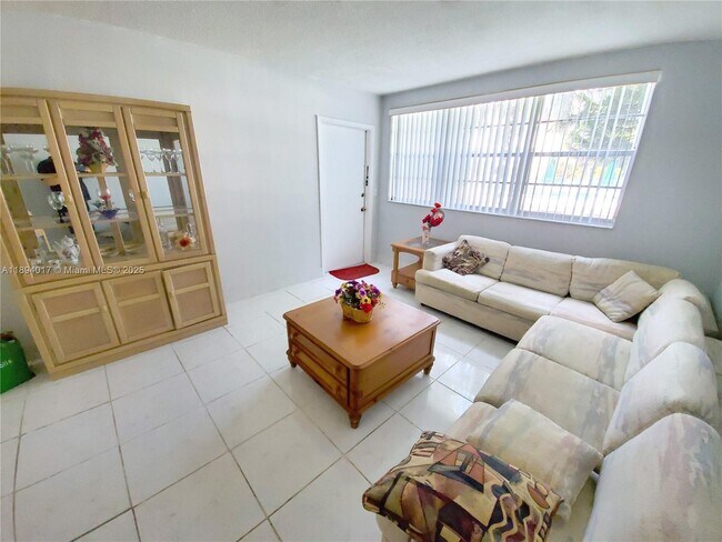 Foto del edificio - 1333 E Hallandale Beach Blvd