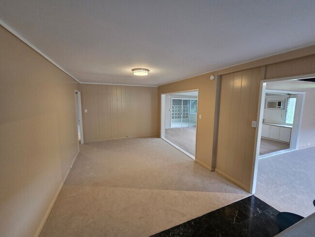 Foto del edificio - Charming 3 Bedroom 2 Bath Single Family Home in Manoa Valley