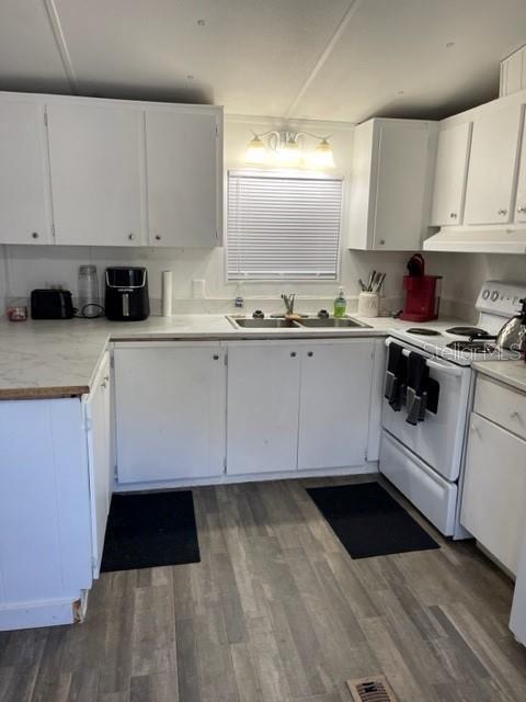 Foto del edificio - 4509 Turkey Creek Rd