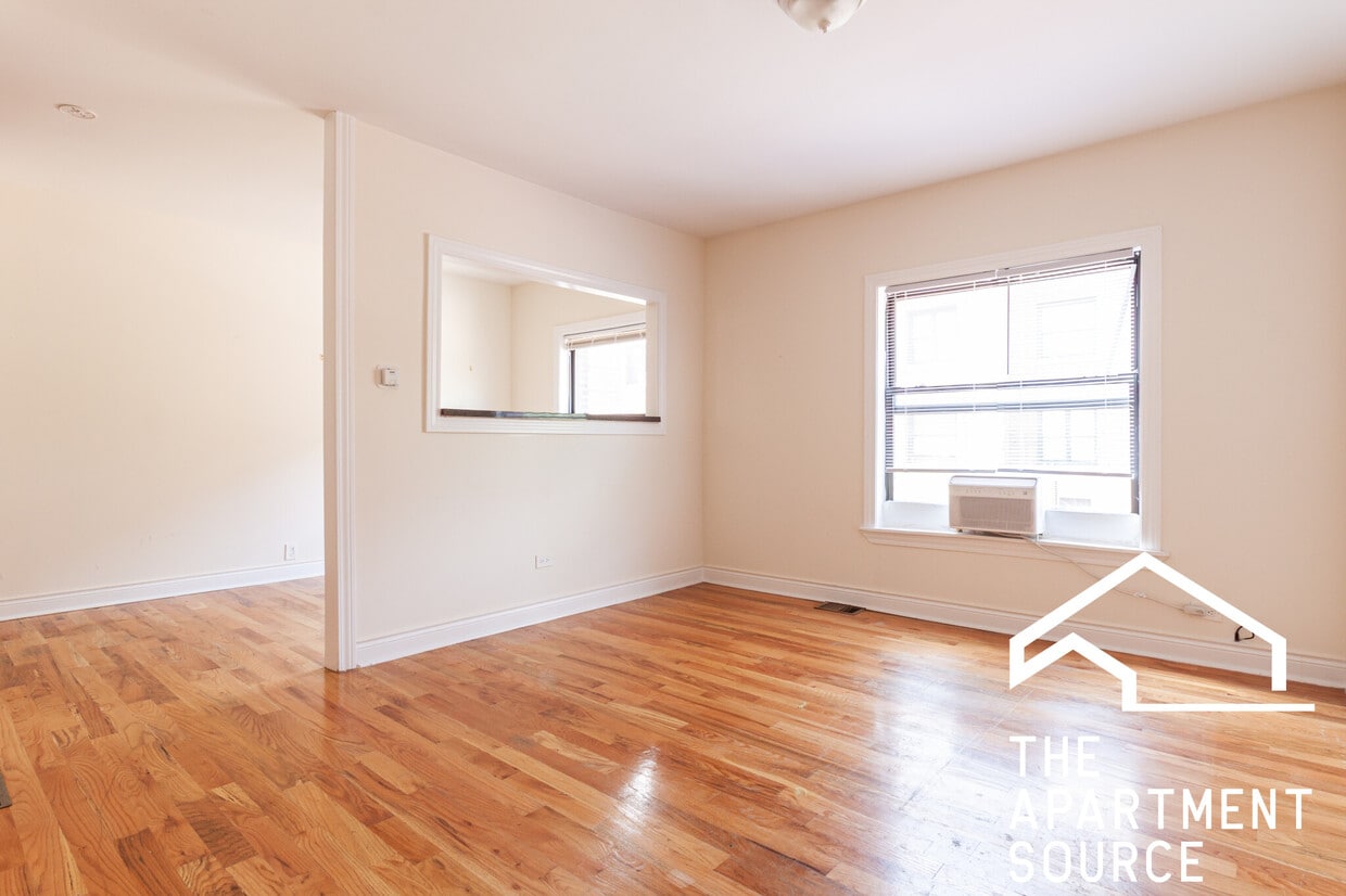 Primary Photo - 820 W Waveland Ave