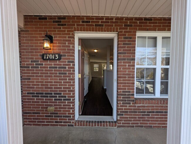 Foto del edificio - Cozy Townome located in the Old Stone Crossings community!