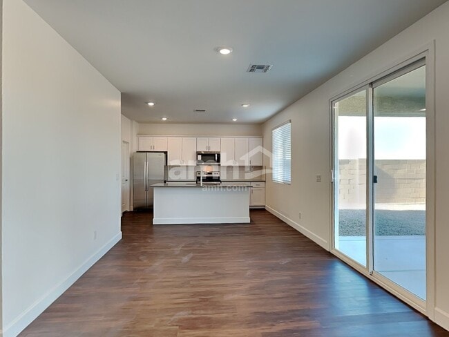 Foto del edificio - 6116 W Paseo Hilario