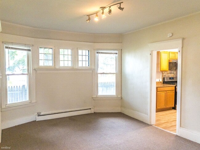 Building Photo - 3 br, 1 bath Triplex - 305 Twelve Mile Road 1