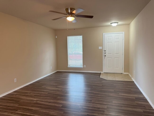 Building Photo - 9061 Clearwood Pth