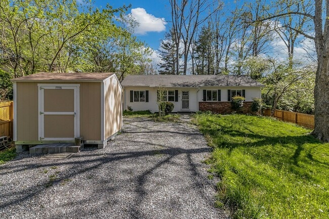 Building Photo - 321 Melody Cir