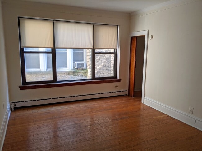 Foto del edificio - 1405 W Jarvis Ave