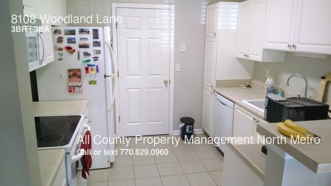 Foto del edificio - 8108 Woodland Ln