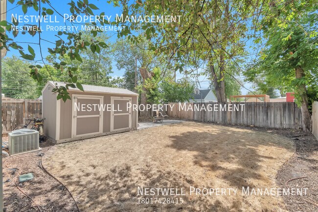 Foto del edificio - $500 OFF 1st MONTH! Charming Main-level Du...