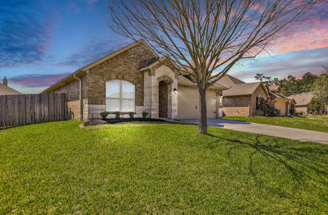 Building Photo - 18115 Van Berkel Ln