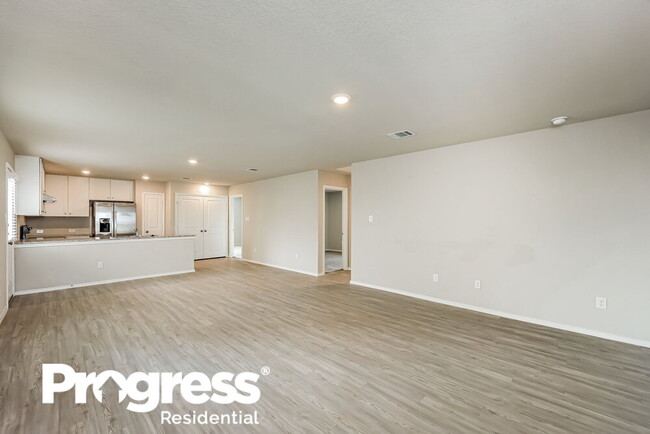 Building Photo - 128 Hollywood Dr