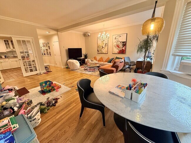 Foto del edificio - 1083 Beacon St