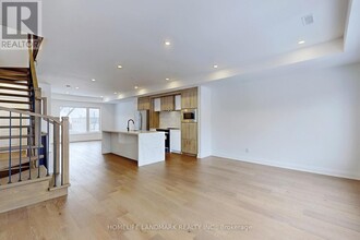 Building Photo - 35 Persica St