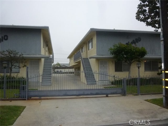 Foto principal - 15910 Harvard Blvd