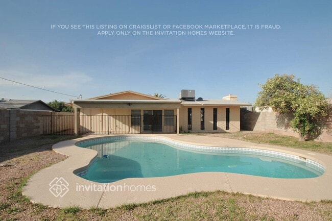 Building Photo - 429 E 10th Dr