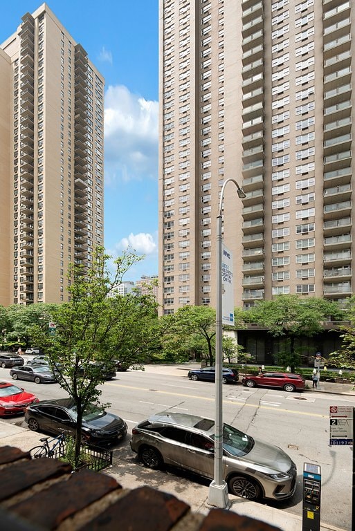 Building Photo - 1378 York Ave