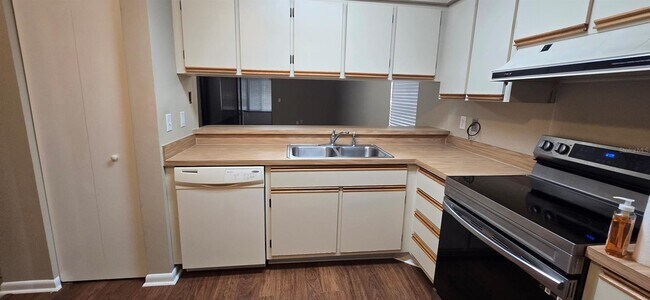 Foto del edificio - 1020 NE 30th Ave