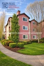 Building Photo - 10664 NE Holly St