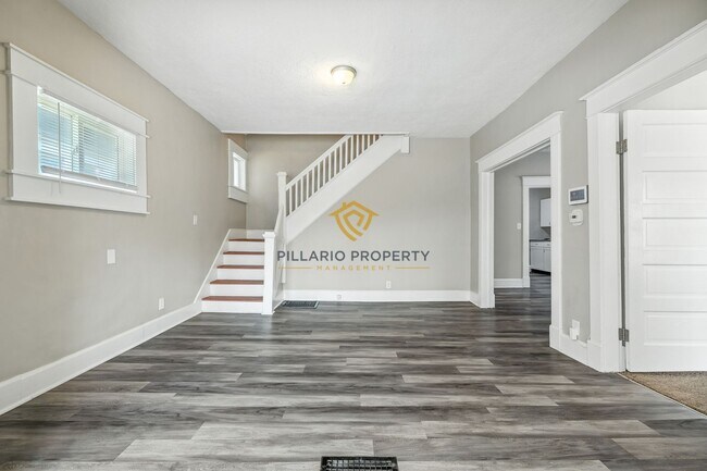 Foto del edificio - Charming 3-Bedroom Home in Garfield Park –...