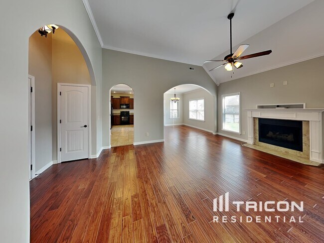Building Photo - 1430 Raven Rd