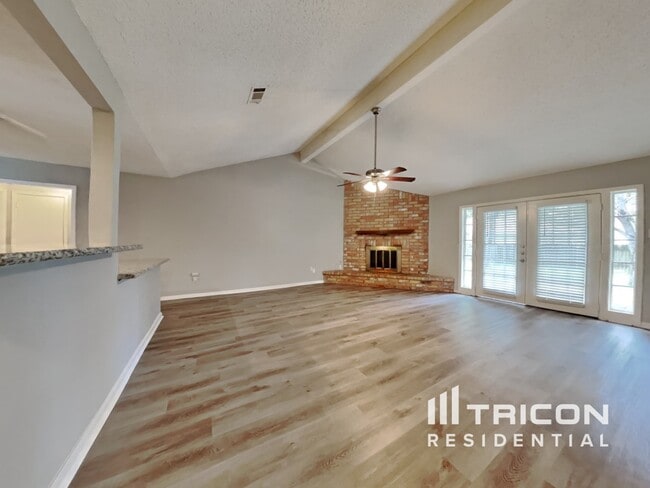 Building Photo - 3434 Deer Valley Dr
