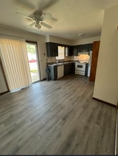 Building Photo - 2206 Harsh Ave SE