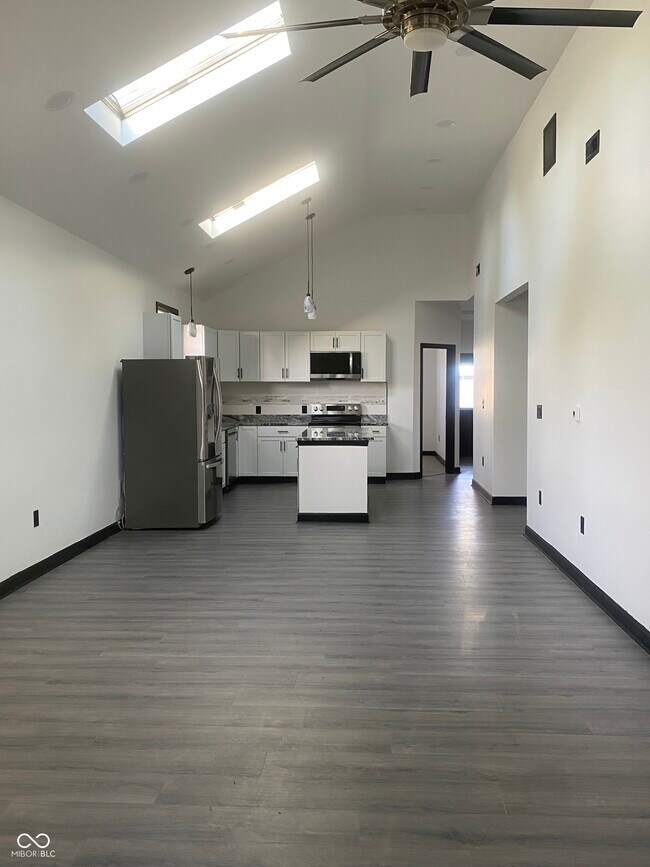 Foto del edificio - 2435 Columbia Ave