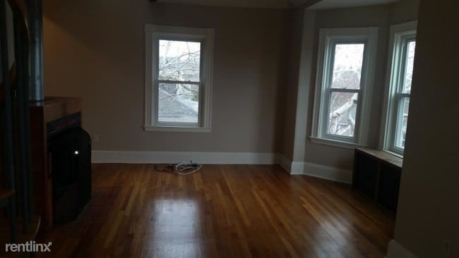 Building Photo - 74 Saint Rose St