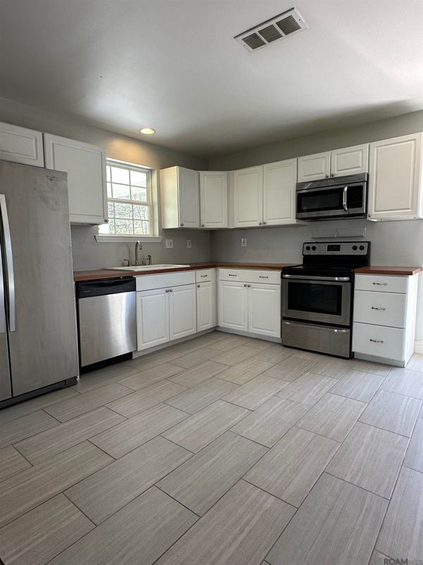 Foto del edificio - 376 Croydon Ave