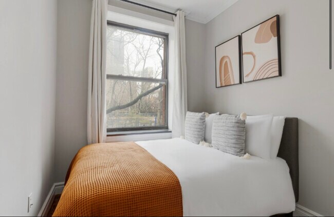 Foto del edificio - 314 E 35th St