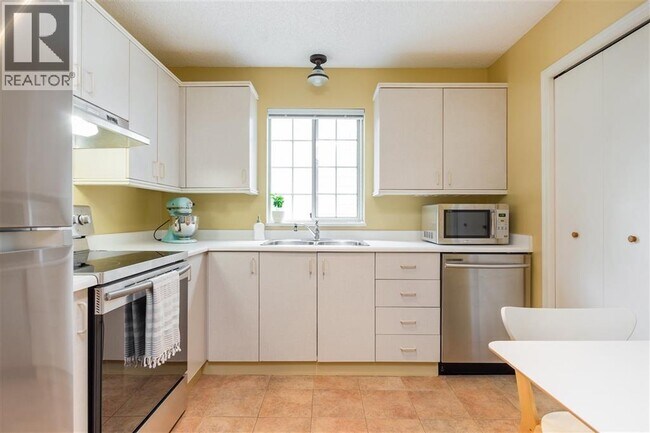 Photo du bâtiment - 735 W 15th Ave