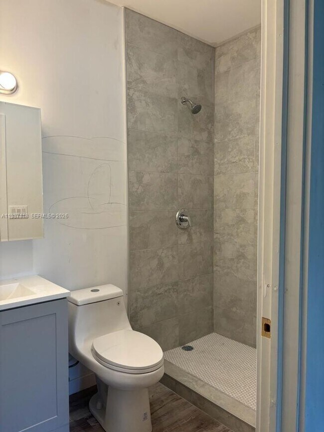Photo - 127 NE 184th Terrace House