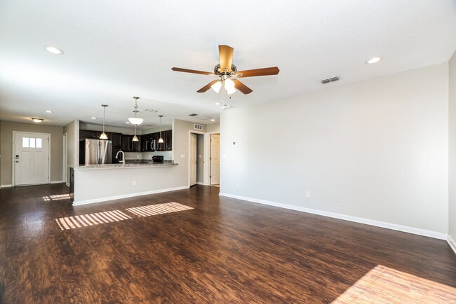 Foto del edificio - 8200 Highfield Ave