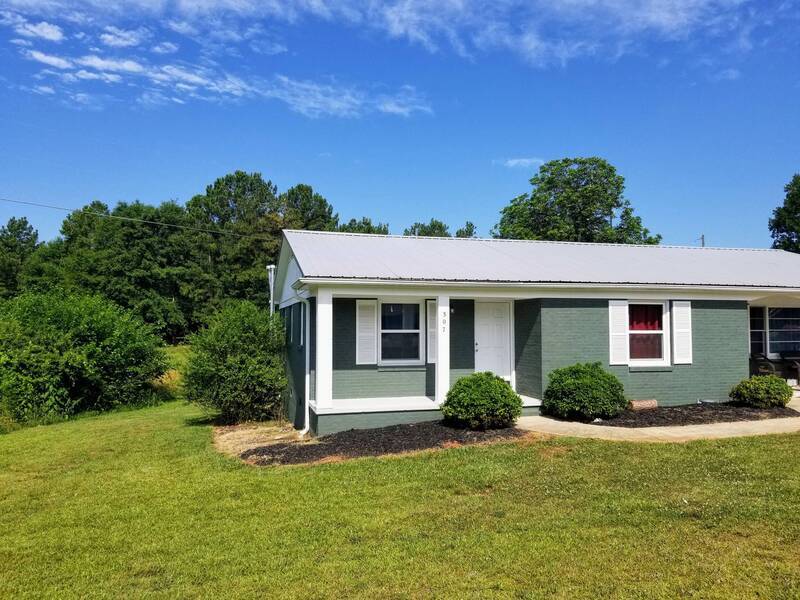Primary Photo - 307 Keowee Trail