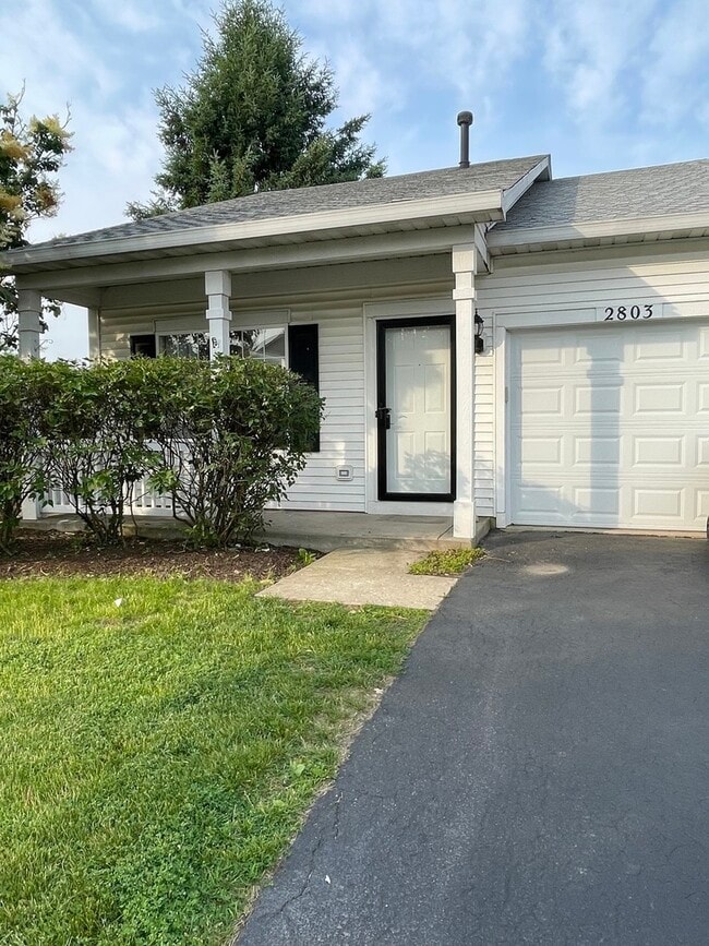 Building Photo - 2803 Oakmont Dr