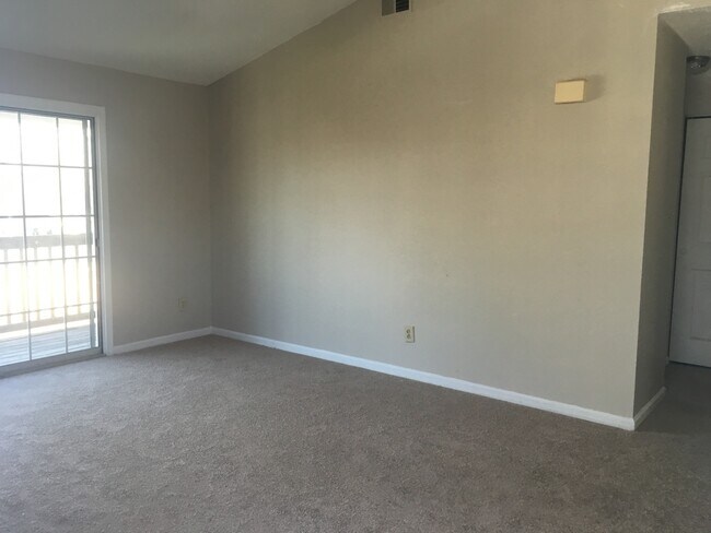 Foto del edificio - 3744 B Towne Point Rd