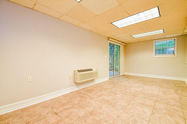 Building Photo - 1216 Gallatin Ct