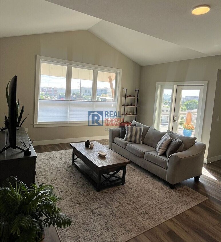 Foto principal - 190 S Cherrywood Dr